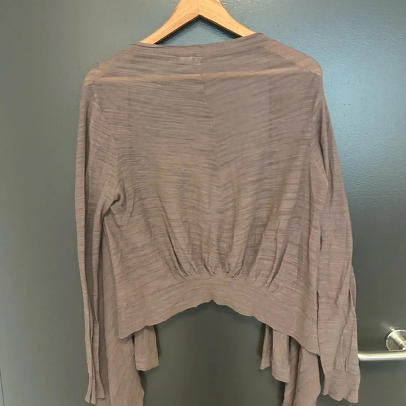 Moth Chicago (MOTH Anthropologie) wrap shirt with detail  and wrinkle effect M - Picture 3 of 8